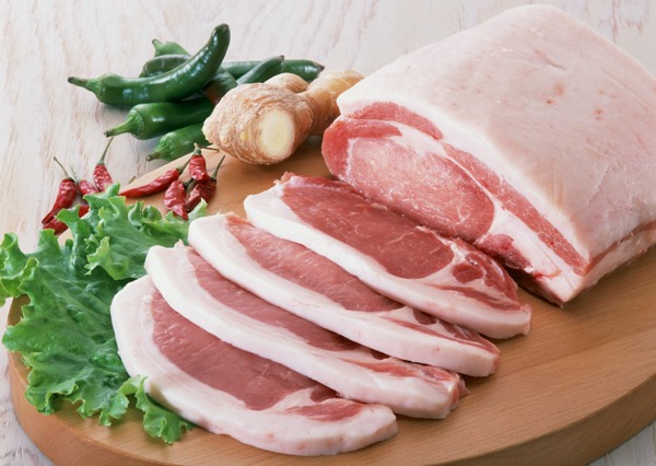Во время диеты при воспалении почек нельзя употреблять жирное мясо